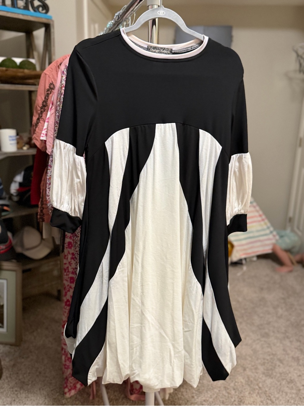 Black and Cream Colorblock Puff-Sleeve Tunic by